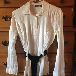 Women’s stretch button down shirt